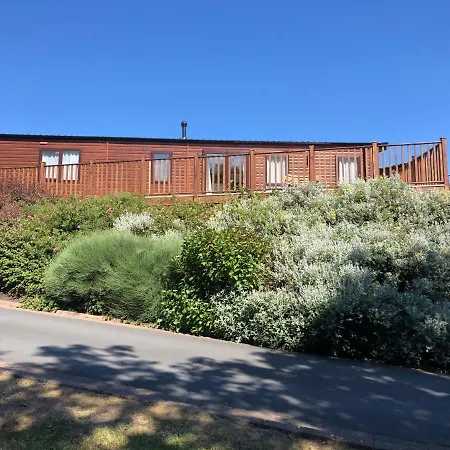 Bumblebee Lodge Tintagel Exterior photo